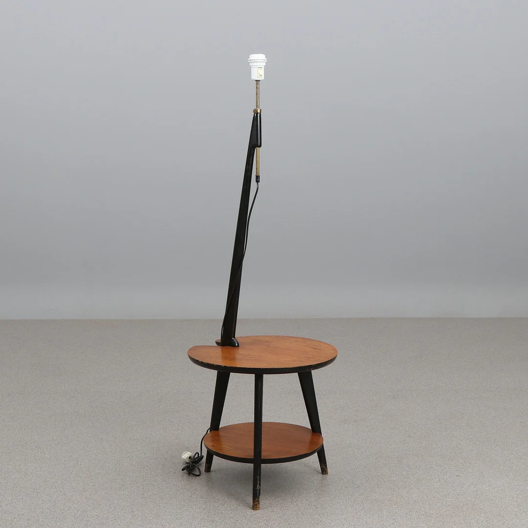 LAMPBORD. Teak och lackerat trä. 1950/60-tal. — Floor lights — Skånes Auktionsverk
