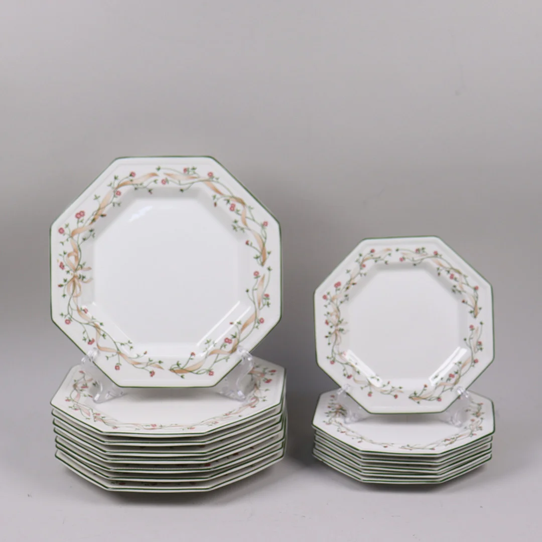TALLRIKAR, "Eternal Beau", Johnson Brothers, design Sarina Mascheroni, England, 14 delar. — Tableware — Markus Auktioner