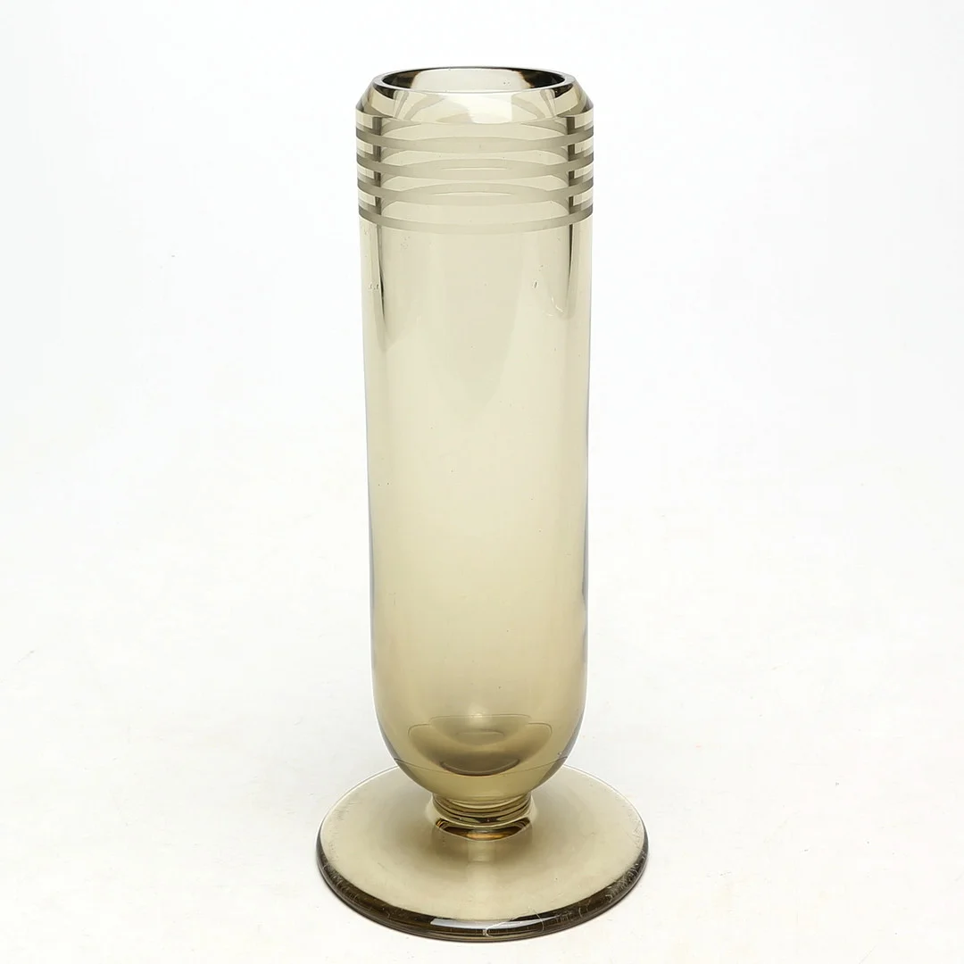 ELIS BERGH. VAS, glas, Kosta, signerad, 1930/40-tal. — Art glass — Kalmar Auktionsverk