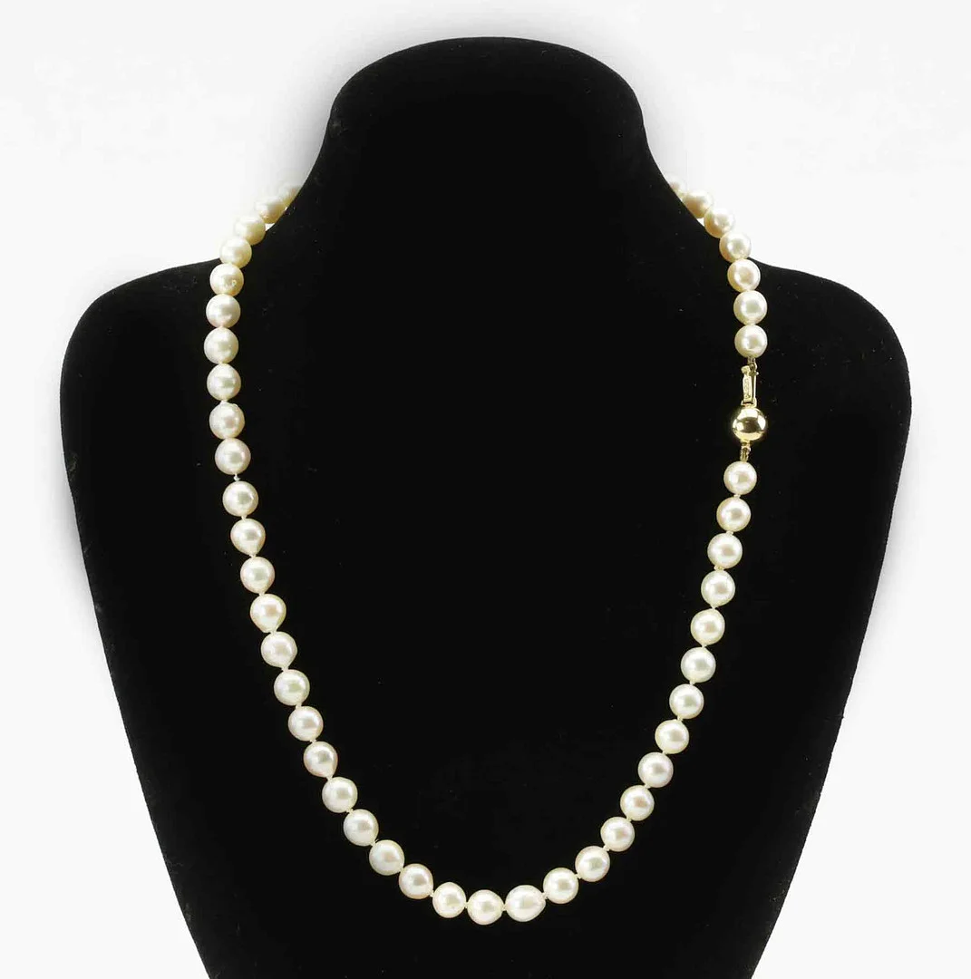 PÄRLCOLLIER, lås i Guld 18K, odlade pärlor, 1900-talets slut. — Necklace — Hälsinglands Auktionsverk