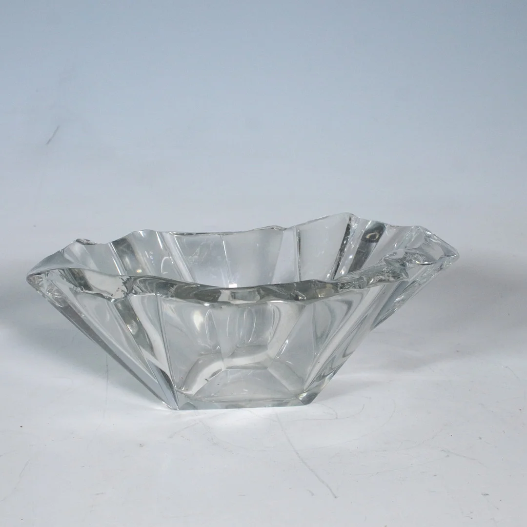 TAPIO WIRKKALA. für die Glashütte Iittala "Jäänsärö" (Eisblock oder Eisberg), Modell '' 3847 '' signiert, 1950er. — Art glass — Stockholms Auktionsverk Düsseldorf/Neuss