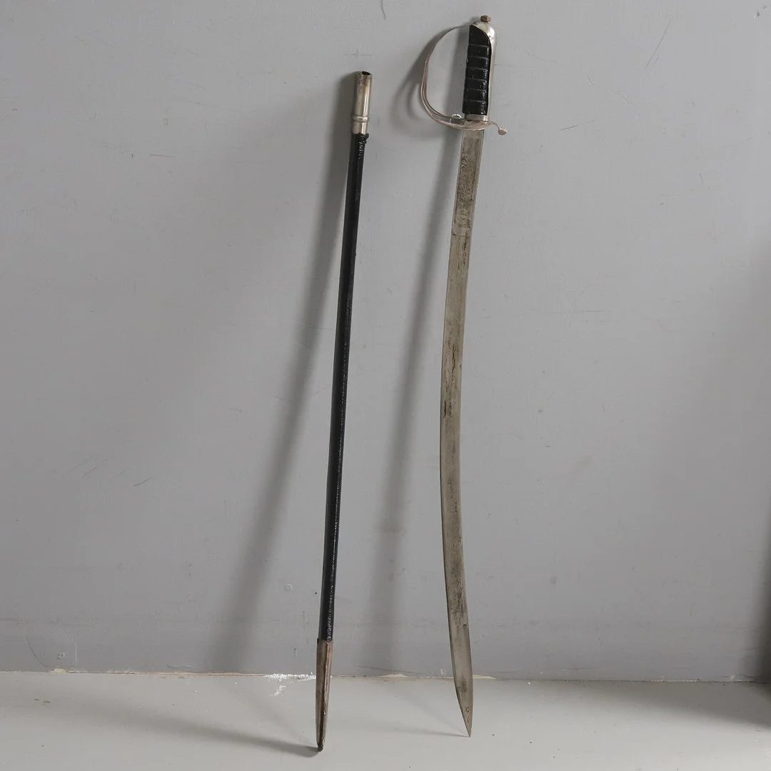 SABEL, med balja, Indien, 1900-talets senare hälft. — Edged weapons — Örebro Stadsauktioner