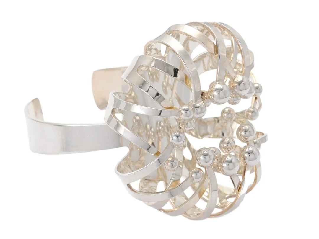 THERESIA HVORSLEV, armring, silver, Lidköping 1973, mått 60 mm x 50 mm, vikt 83,1 g. (d) — Smycken/Armring — Kaplans