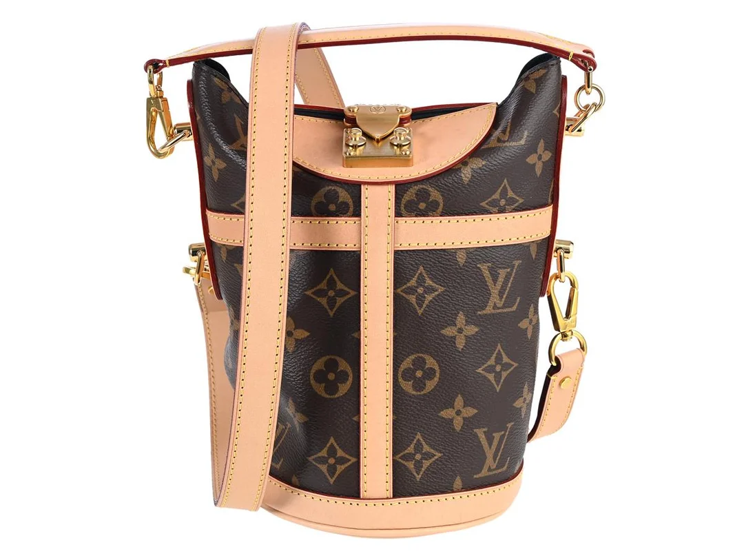 LOUIS VUITTON, VÄSKA, Duffle Bag, Monogram Canvas, guldfärgade beslag, 14x21x14 cm, avtagbar axelrem, dustbag. Very Good Condition. — Accessoarer/Väskor — Kaplans