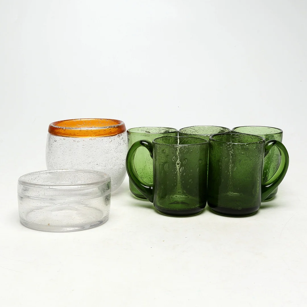 ERIK HÖGLUND. GLASFÖREMÅL 7 delar, Boda, delvis signerade. — Art glass — Kalmar Auktionsverk