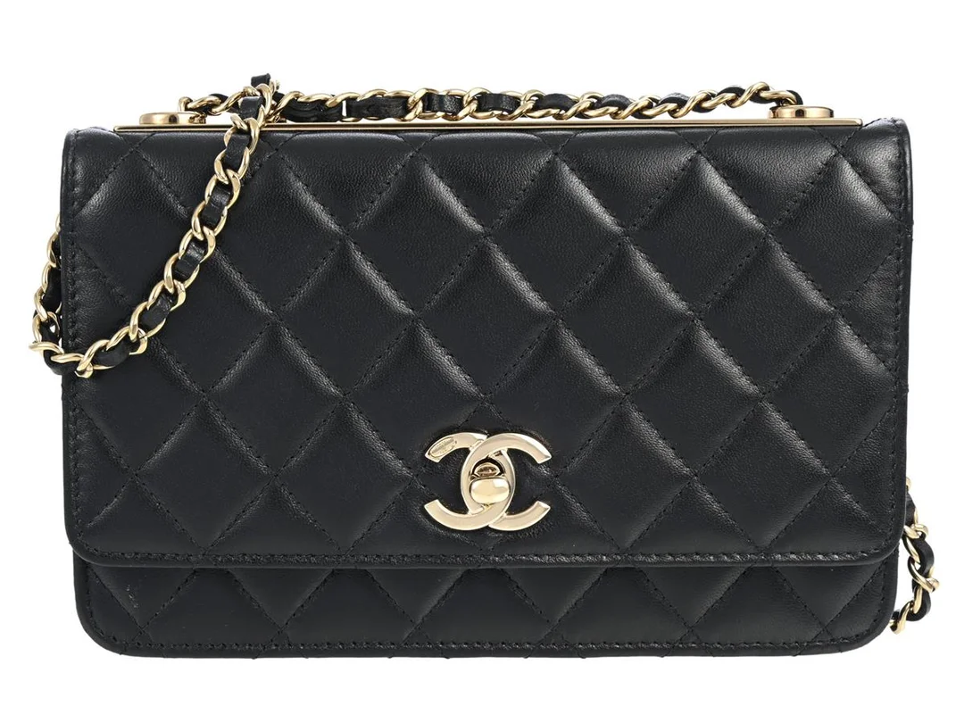 CHANEL, VÄSKA, Trendy CC Wallet On Chain, svart quiltat läder, guldfärgade beslag, 19x12x2 cm, chipmärkt LHPC607K, originalkvitto från 2021, dustbag. Very Good Condition. — Accessoarer/Väskor — Kaplans