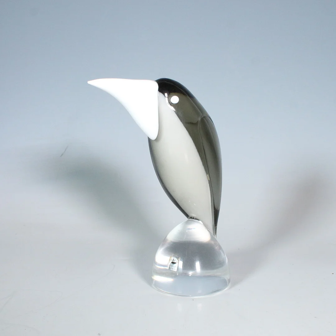 LIVIO SEGUSO (GEB. 1930). für Gralglashütte (Fischer & Seyfang, Dürnau/Göppingen), Glaskunst-Skulptur „Tukan“, 1970er. — Art glass — Stockholms Auktionsverk Düsseldorf/Neuss