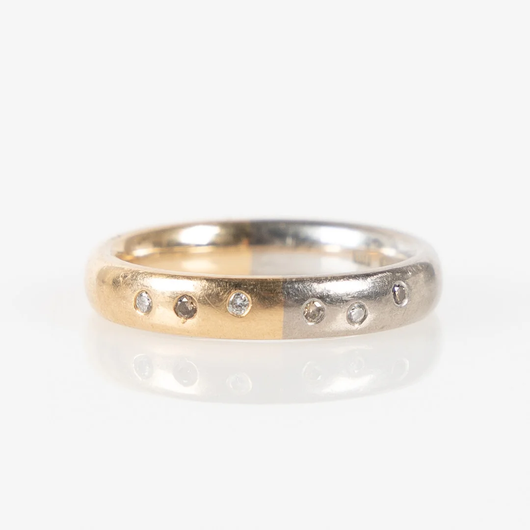 SANDSTRÖM & DE WIT, RING, 18K guld och vitguld med briljantslipade diamanter. — Rings — Stockholms Auktionsverk Helsingborg