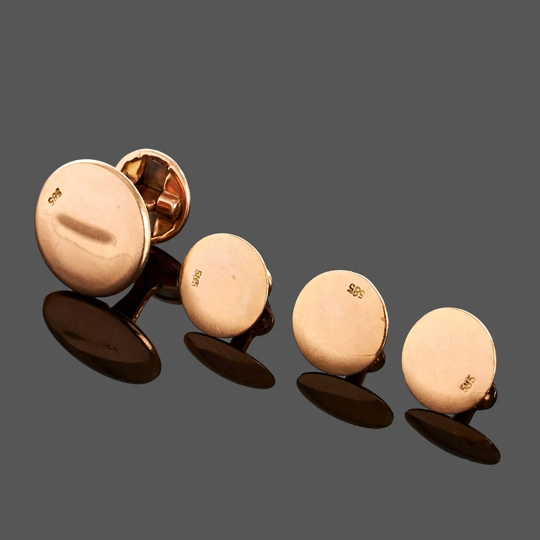 SKJORTKNAPPAR & MANSCHETTKNAPP, 14k guld, 3 st skjortknappar dekoretat med pärla, 1 st manschettknapp. — Cufflinks & Tie Pins — Crafoord Auktioner Stockholm