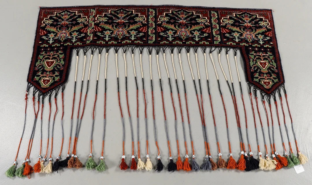 KAPUNUK, Turkmen, 144x99 cm. — Oriental Carpets & Textiles — Karlstad Hammarö Auktionsverk