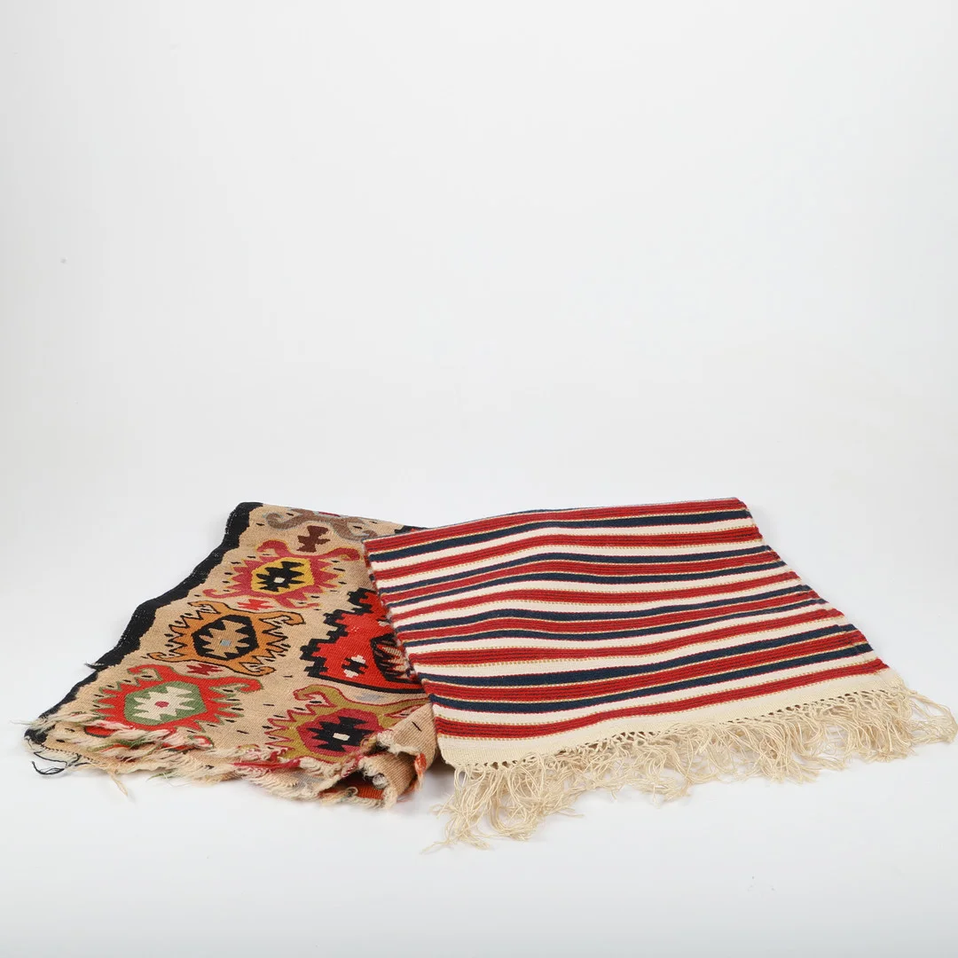 BÄNKALÄNGDER, 2 stycken, allmoge, bl. a. Göinge, Skåne, 1900-tal. — Other — Helsingborgs Auktionskammare