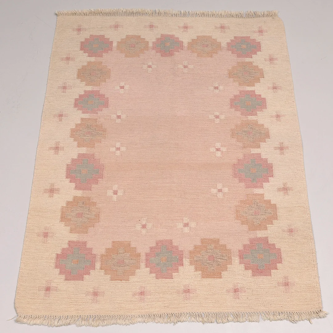 RÖLLAKANMATTA, 1960-tal. — European Carpets & Textiles — Auktionsbyrån Varberg