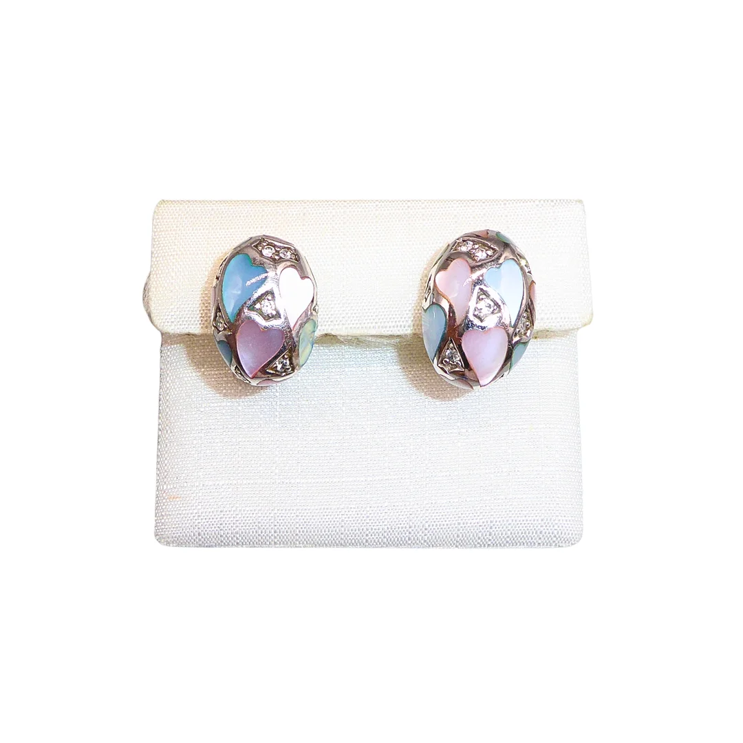 PAAR OHRCLIPS MIT STECKMECHANISMUS, PERLMUTT-INLAYS IN HERZFORM. — Earrings — Auktionshaus Stuber's Hammerschlag
