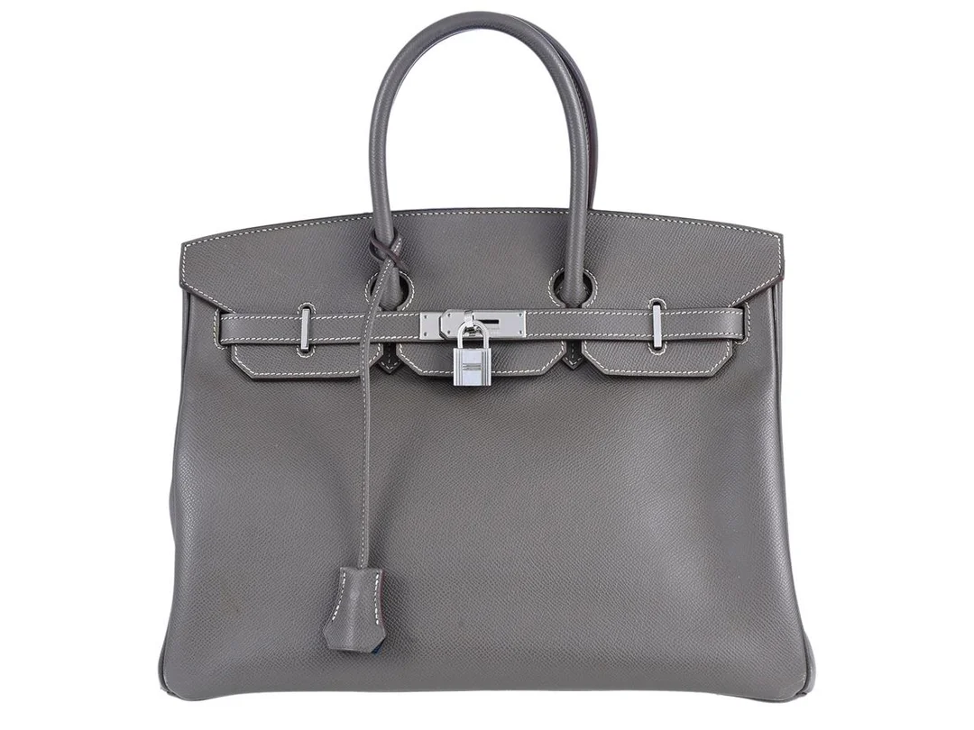 HERMÈS, VÄSKA, Birkin Retourne 35, eutope Togo läder, blå insida, silverfärgade beslag, 35x26x18 cm, märkt O in square, år 2011, hänglås och två nycklar märkta 31, 0151, år 2011, slitage på hörn. Good Condition. — Accessoarer/Väskor — Kaplans
