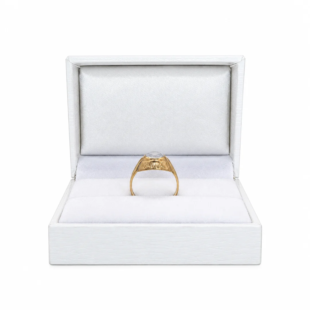 DAMENRING AUS 333 GELBGOLD MIT HELLBLAUEM STEINBESATZ. — Rings — Auktionshaus Stuber's Hammerschlag