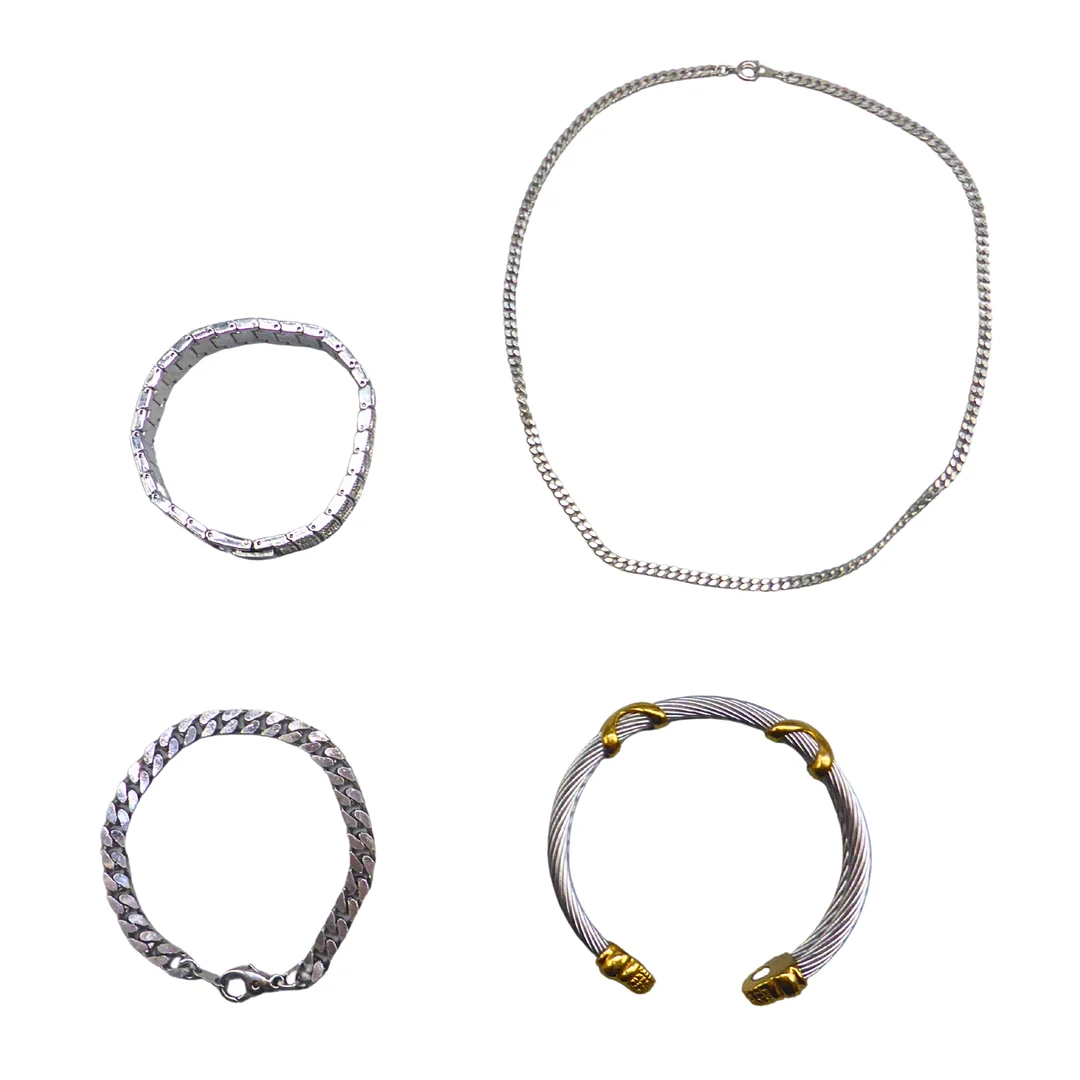SCHMUCKSET AUS VIER TEILEN. — Jewellery — Auktionshaus Stuber's Hammerschlag