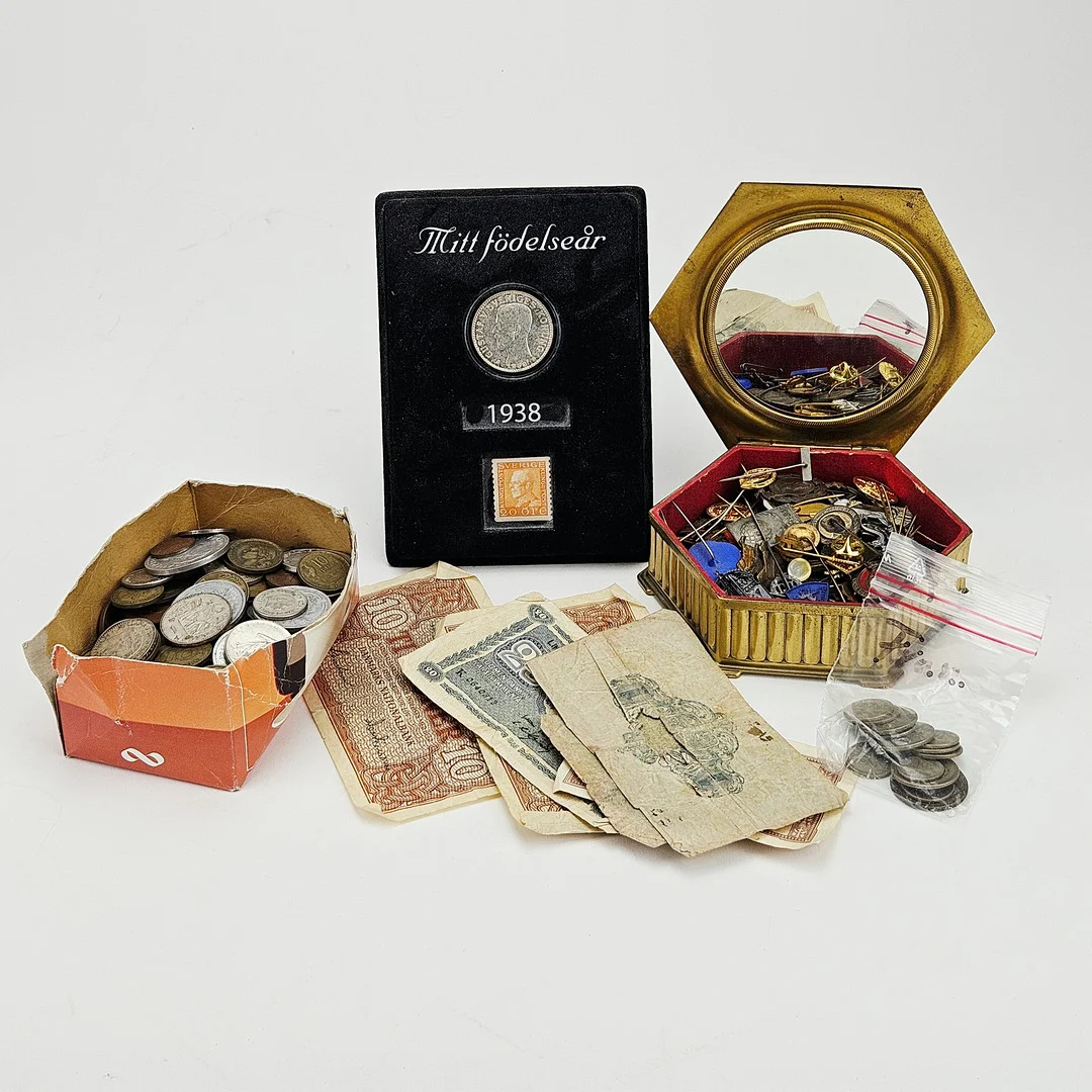 MYNT, SEDLAR OCH NÅLMÄRKEN, bland annat mynt med silverhalt, 1900-tal. — Coins & Banknotes — Auktionshuset Thörner & Ek