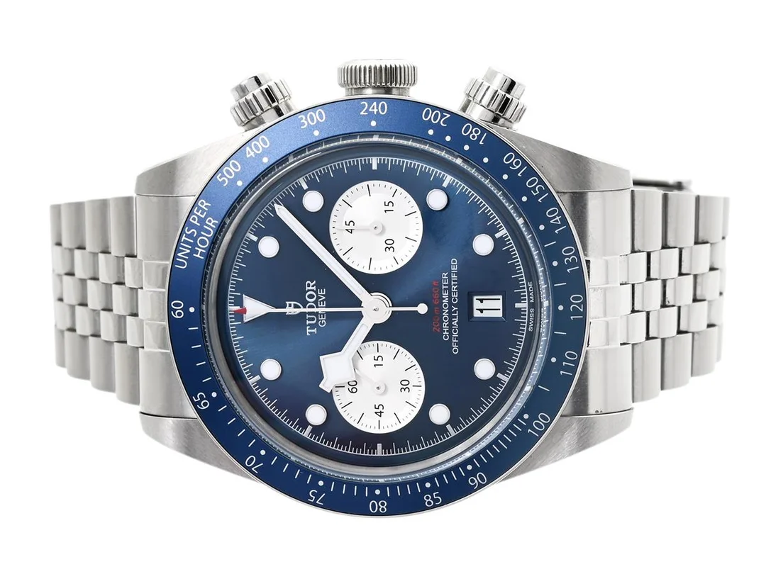 TUDOR, Geneve, Black Bay Chrono (200m:660ft), Chronometer, Cal MT5813, Verk nr. T993W22106, Serie nr. 39F07W7, Ref nr. M79360B-0002, Boett nr. 8550, kronograf, herrur, 41 mm, stål, automatisk, safirglas, datum, originallänk, viklås, Ref nr. 61580-RP07/324, cert, december 2024, box, ytterkartong. — Klockor/Tudor — Kaplans