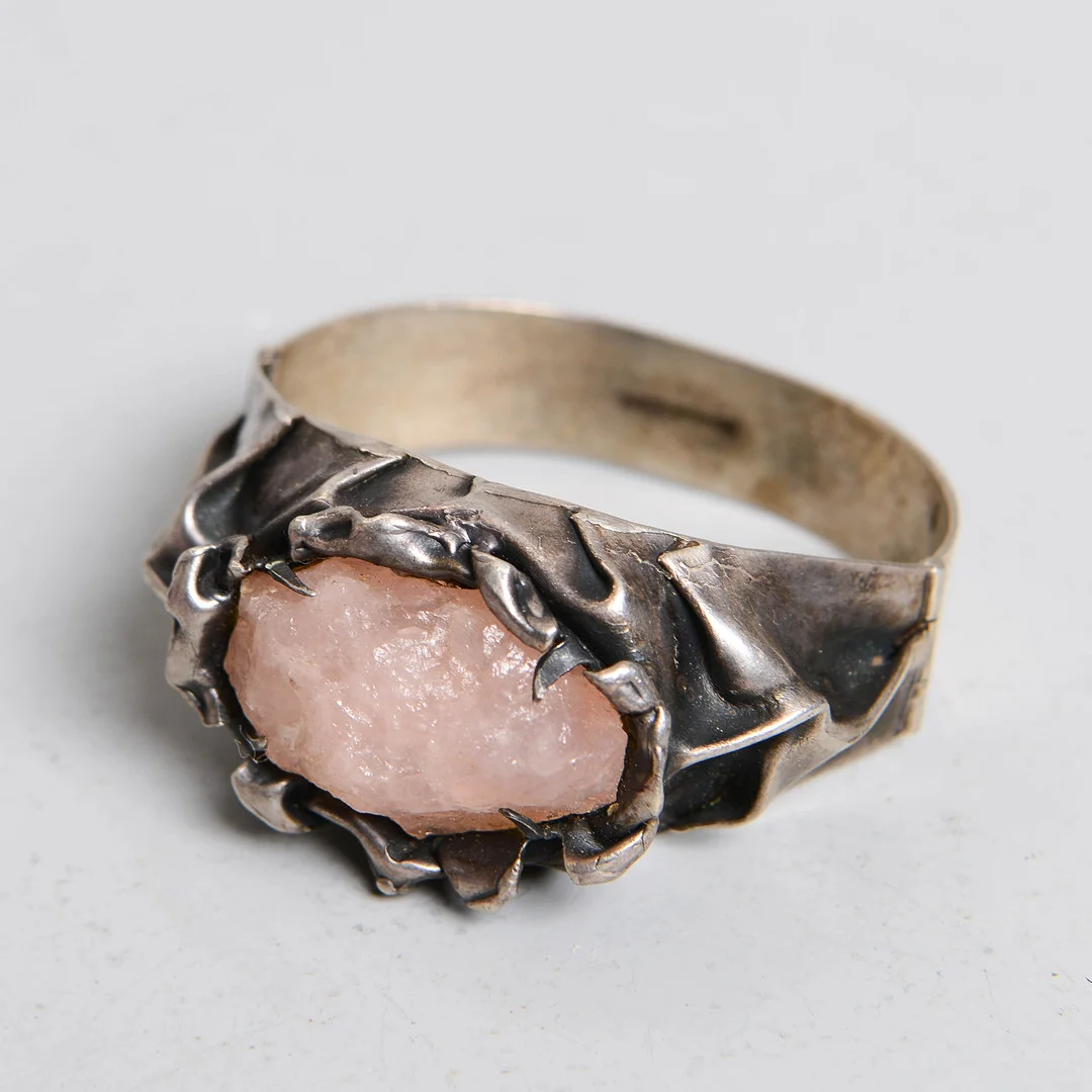 REINO SAASTAMOINEN. Armring, silver & rosenkvarts, Finland, 1972. — Silver — Formstad Auktioner