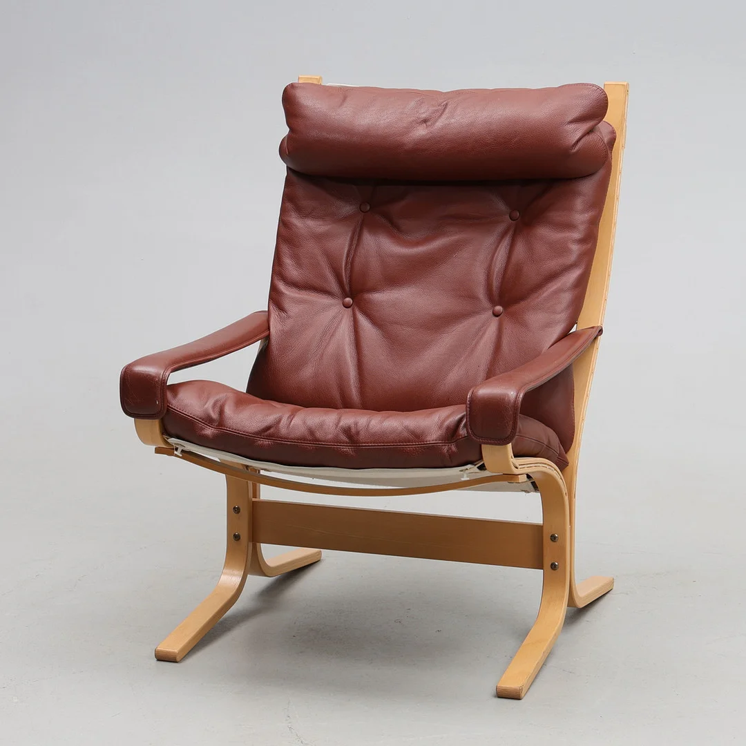 INGMAR RELLING. Fåtölj, "Siesta", läder, bok, Norge, 1970-tal. — Armchairs & Chairs — Gomér & Andersson Jönköping