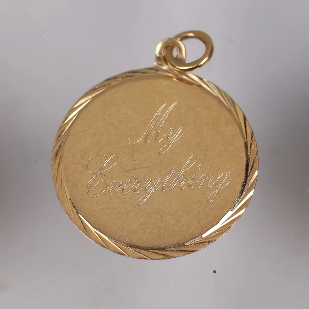 HÄNGE, 18k guld, vikt 1,52 gram. — Brooches & Pendants — Markus Auktioner