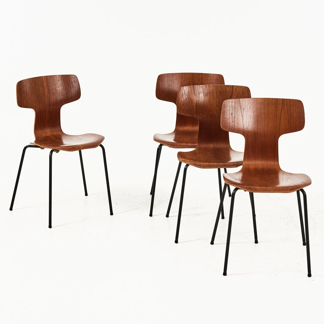 ARNE JACOBSEN, stolar, 4 st, "T-stol", modell 3103, Fritz Hansen, Danmark, 1900-talets andra hälft. — Armchairs & Chairs — Stockholms Auktionsverk Magasin 5