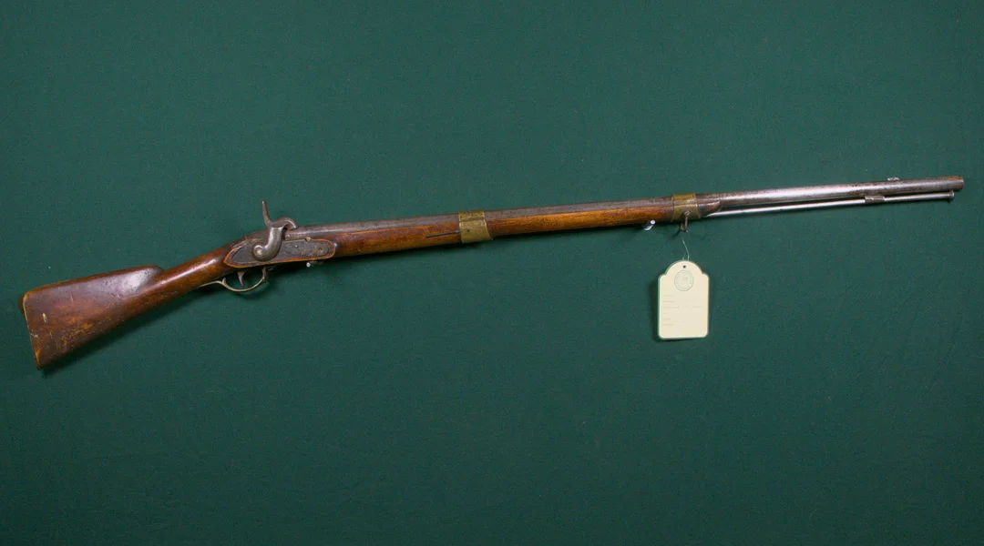 Slaglåsgevär, svenskt, m/1815-49, kortad framstock. — Guns & Rifles — Mauritz Widforss