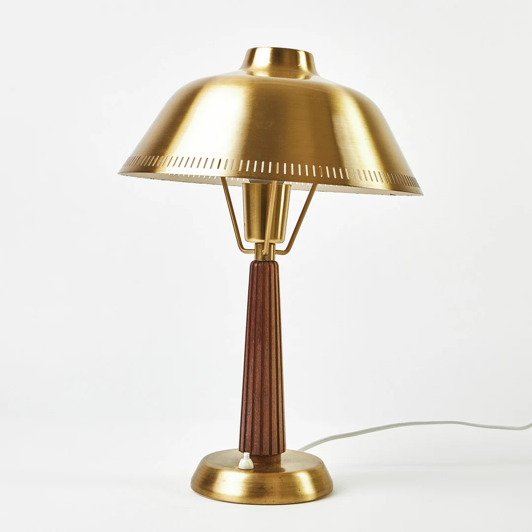 HANS BERGSTRÖM. Bordslampa, modell A 6120, Asea, 1950-tal, Swedish Modern. — Table Lamps — Stockholms Auktionsverk Magasin 5