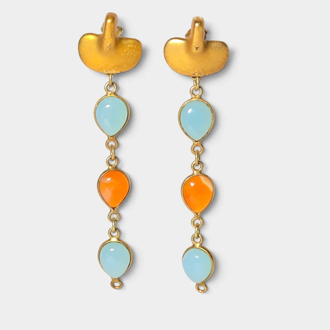Pendientes en plata con baño de oro y piedras semipreciosas. — Earrings — Barcelona Auctions