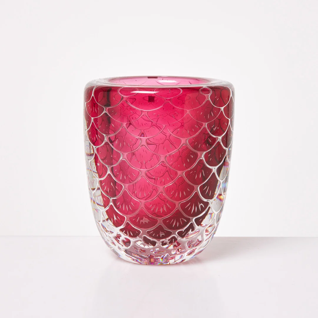 MICKE JOHANSSON. Vas, glas, Pukeberg. — Art glass — Stockholms Auktionsverk Sickla