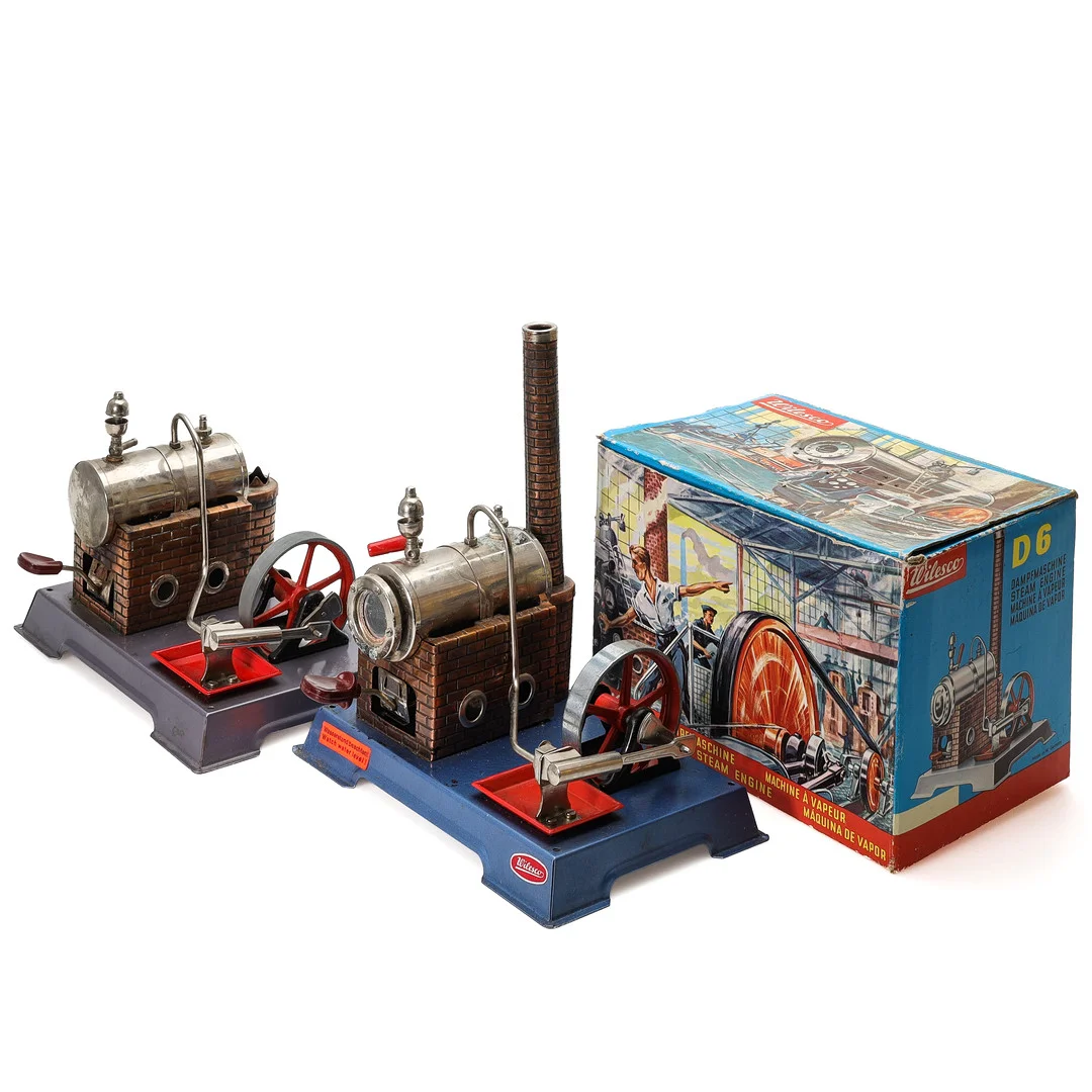 ÅNGMASKIN, 2 st, Wilesco D6 i originalkartong samt Wilesco D5, Tyskland. — Other toys — Auktionsmagasinet Vänersborg