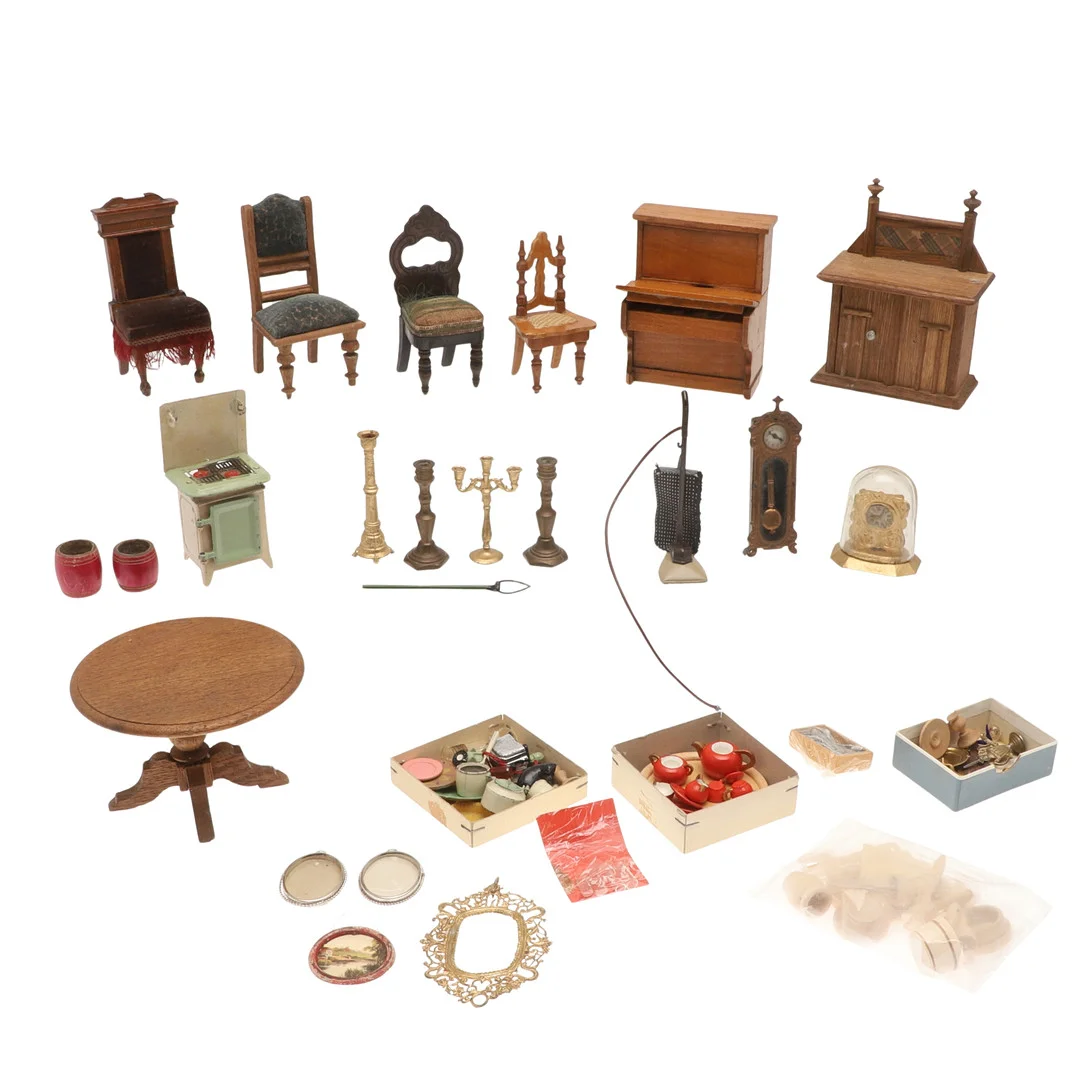 VINTAGE DOLLS HOUSE FURNITURE & ACCESSORIES. — Miscellaneous — Lawrences Auctioneers