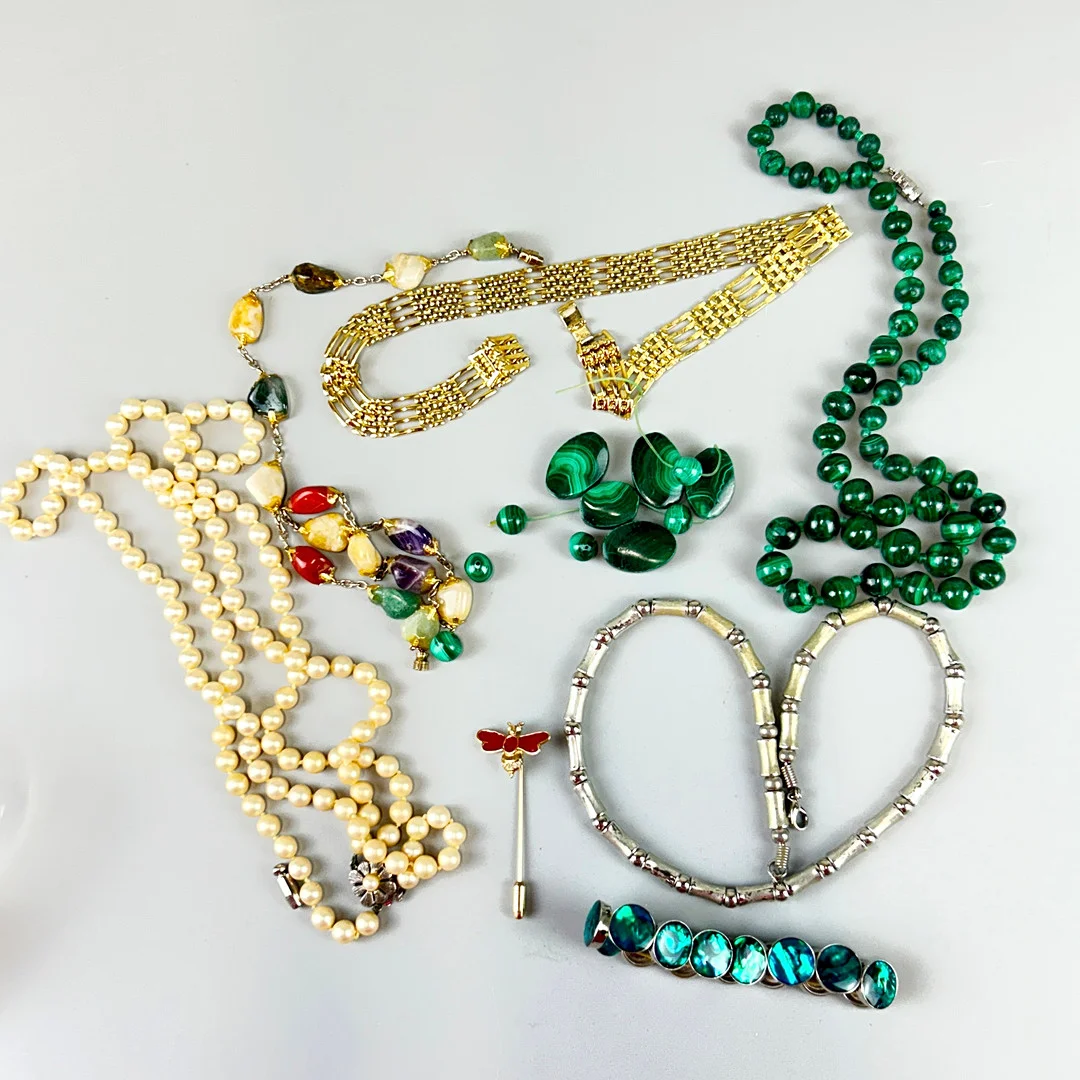 QTY COSTUME JEWELLERY. — Jewellery — Chalkwell Auctions