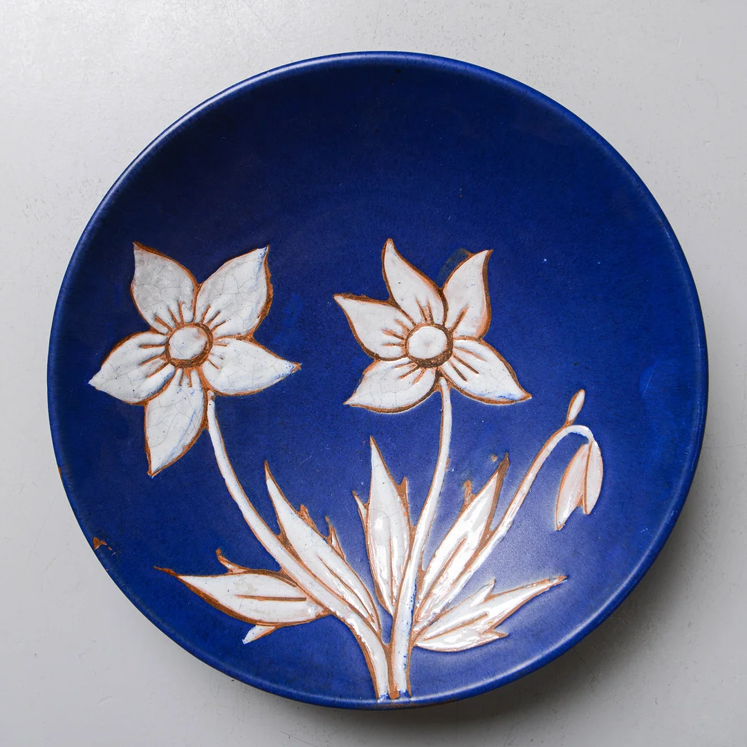 MAGGIE WIBOM. Skål, lergods, egen verkstad Stockholms Keramik (1938-1950), Signerad M Wibom. — European — Formstad Auktioner