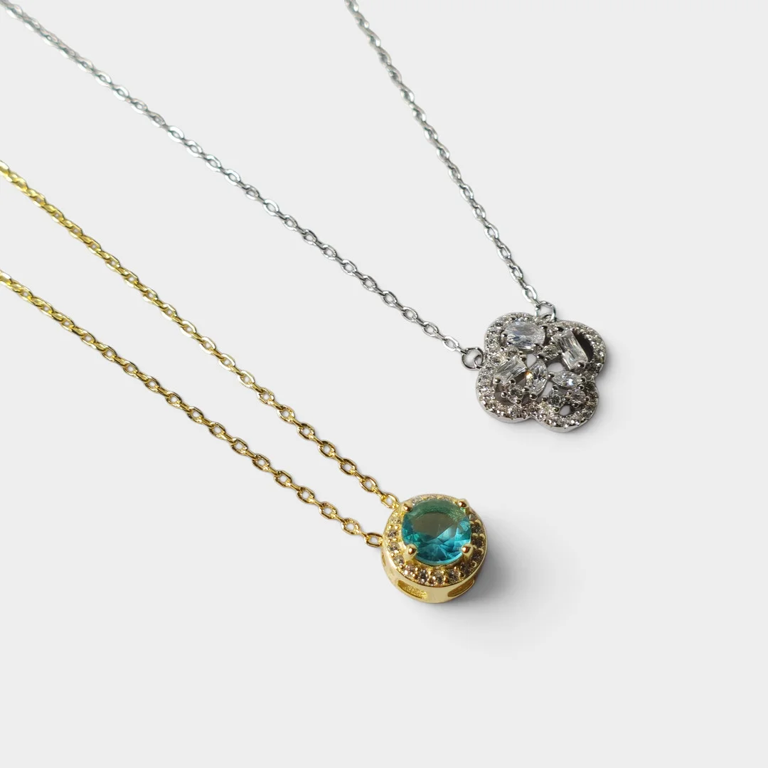 Dos collares en plata y circonitas. — Necklace — Barcelona Auctions