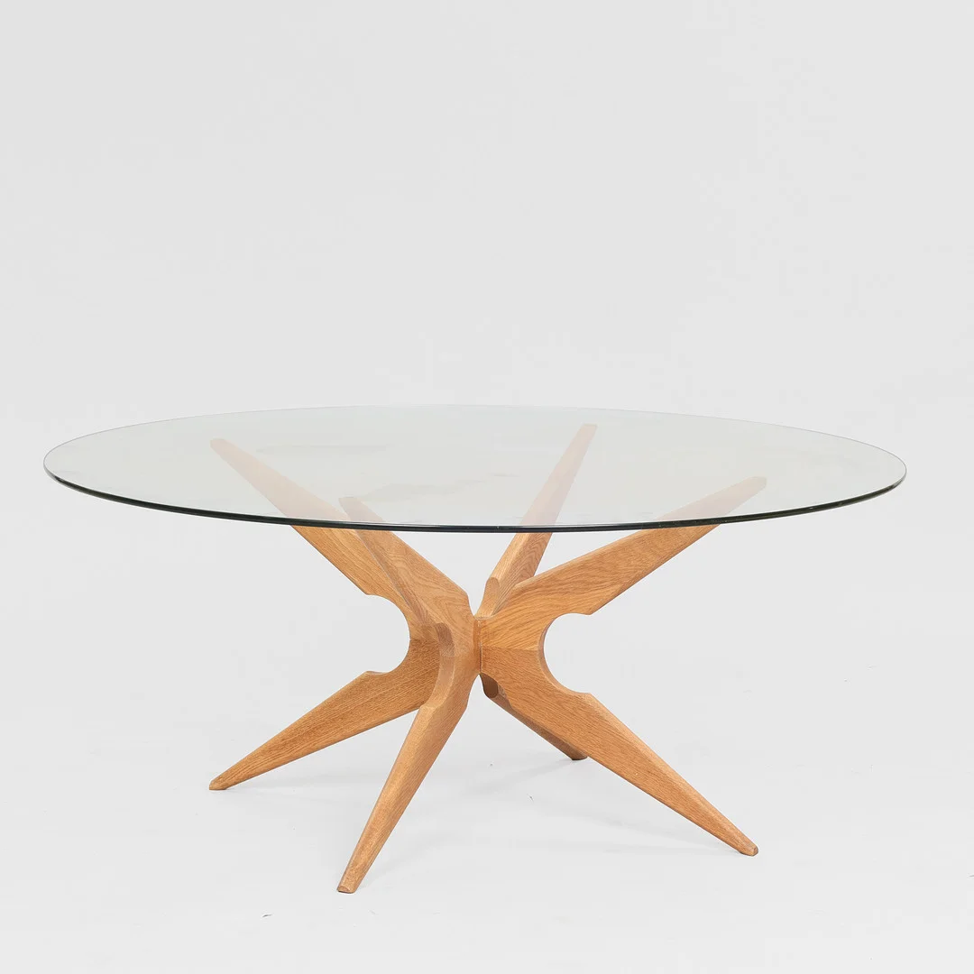 Cirkulært sofabord med top af glas og understel af eg, Sika Møbler, Danmark, 1900-tallets anden halvdel. — Coffee Tables — Palsgaard Kunstauktioner
