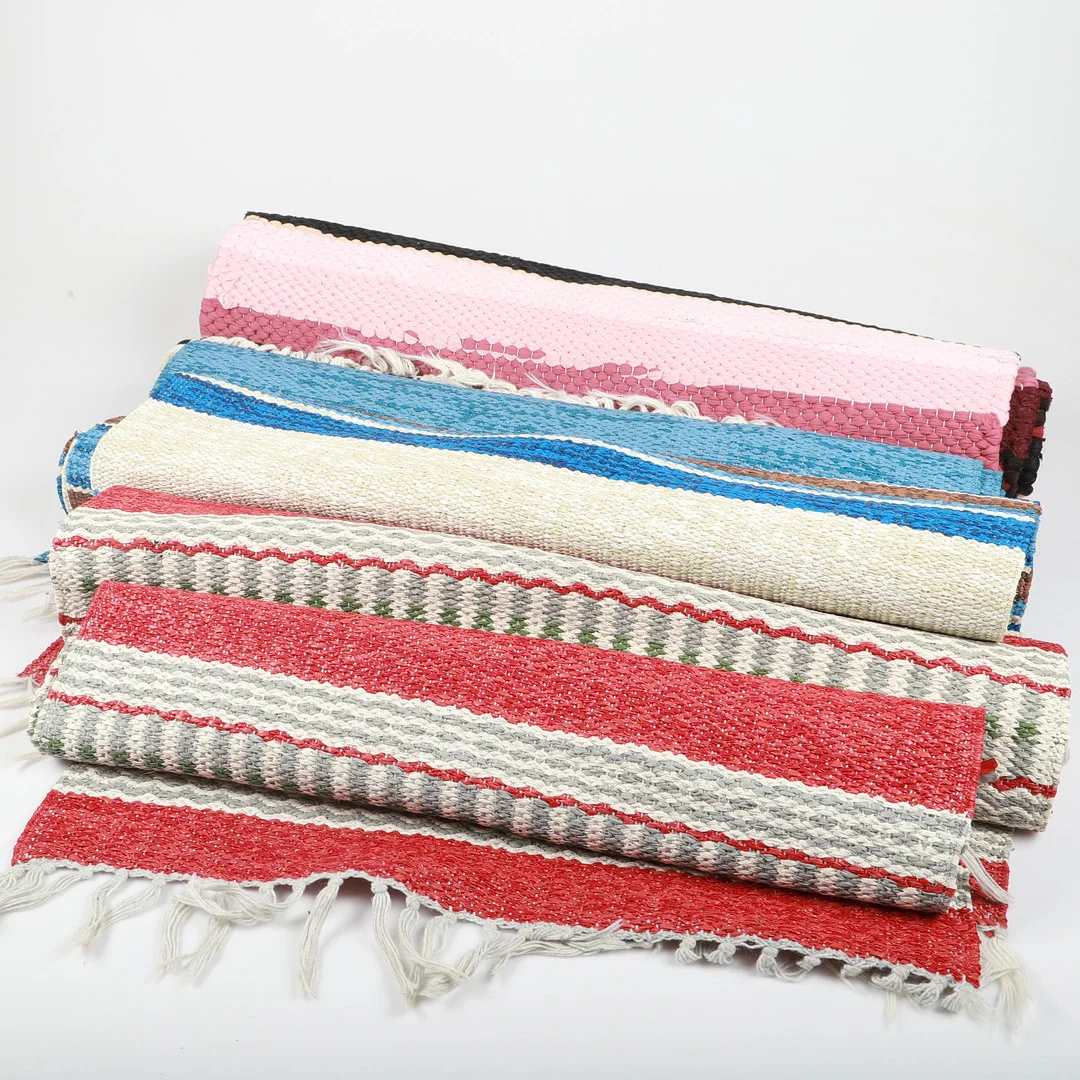 TRASMATTOR, 5 stycken, mestadels plast, 1960/70-tal. — Carpets — Helsingborgs Auktionskammare