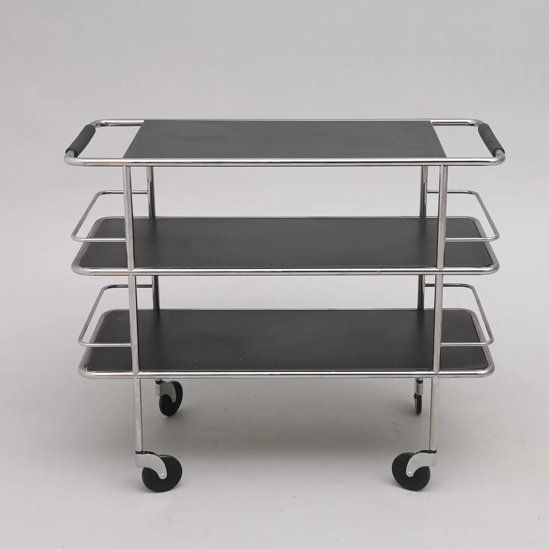 GUNILLA ALLARD. SERVERINGSVAGN, "CARGO", FÖR LAMMHULTS, MODELLEN FORMGIVEN 1999. — Other — Crafoord Auktioner Lund