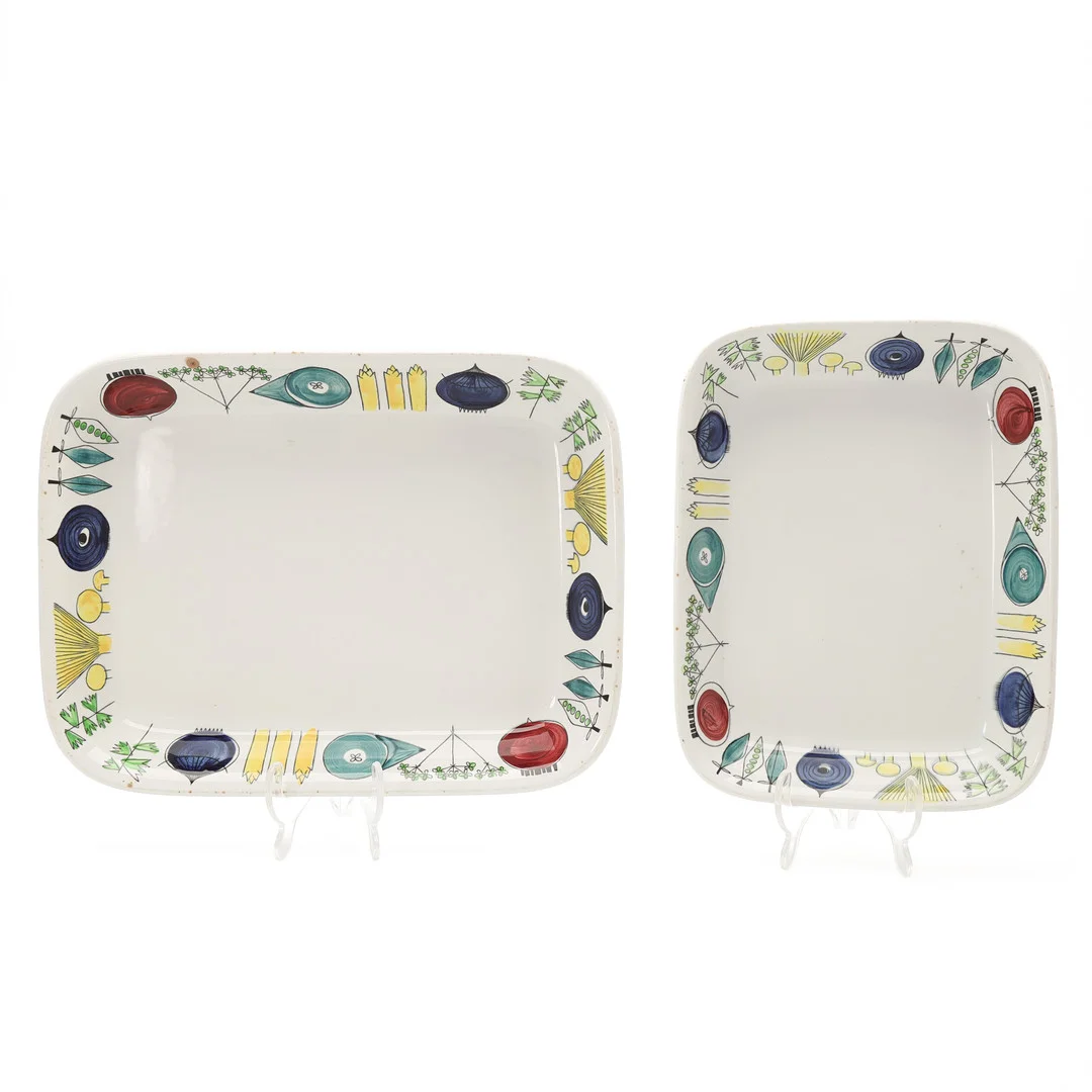 MARIANNE WESTMAN. Formar, 2 st, porslin, "Picknick", Rörstrand. — Tableware — Auktionsmagasinet Vänersborg