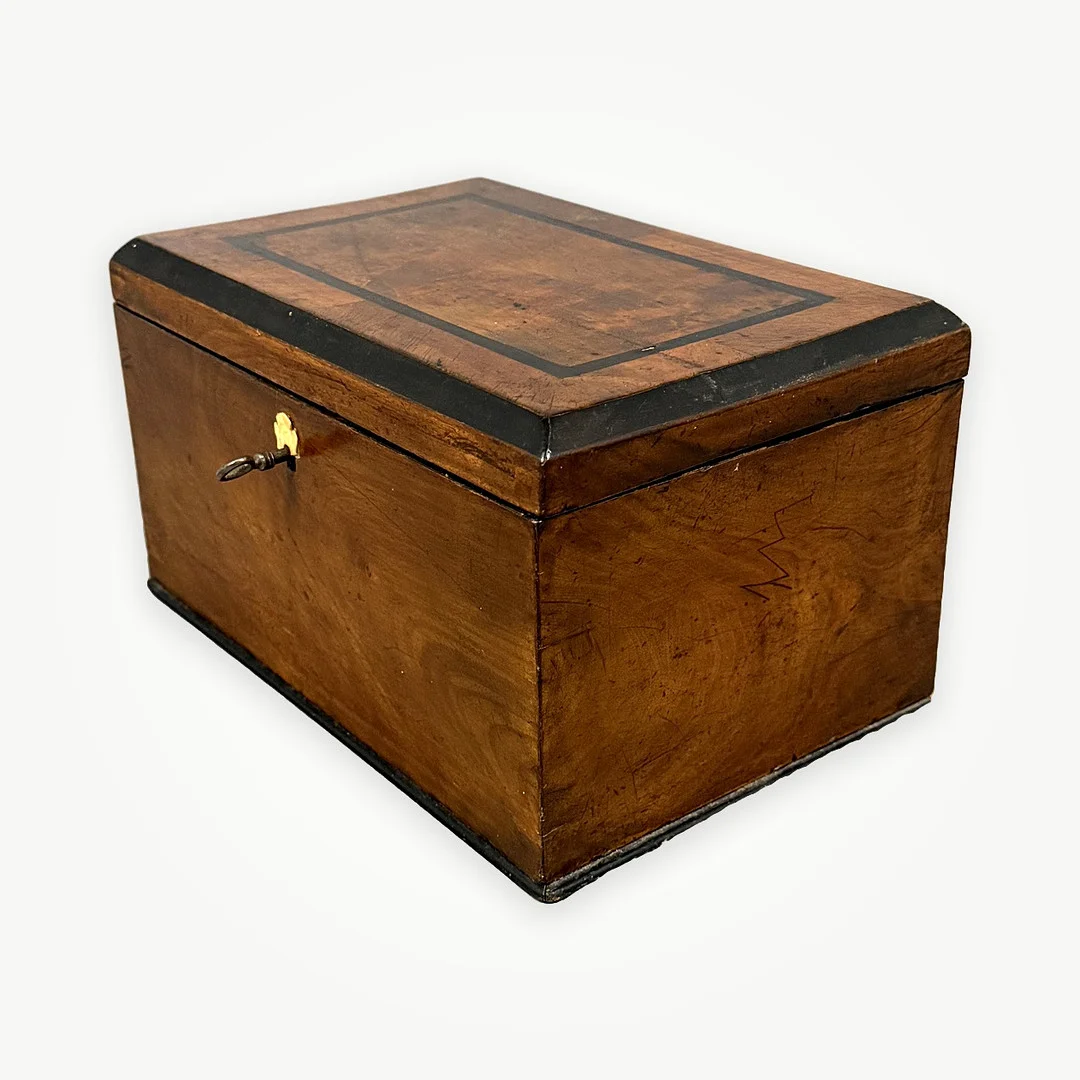 SKRIN, allmoge, senare 1800-tal. — Bowls & Boxes — Auktionshuset STO Bohuslän