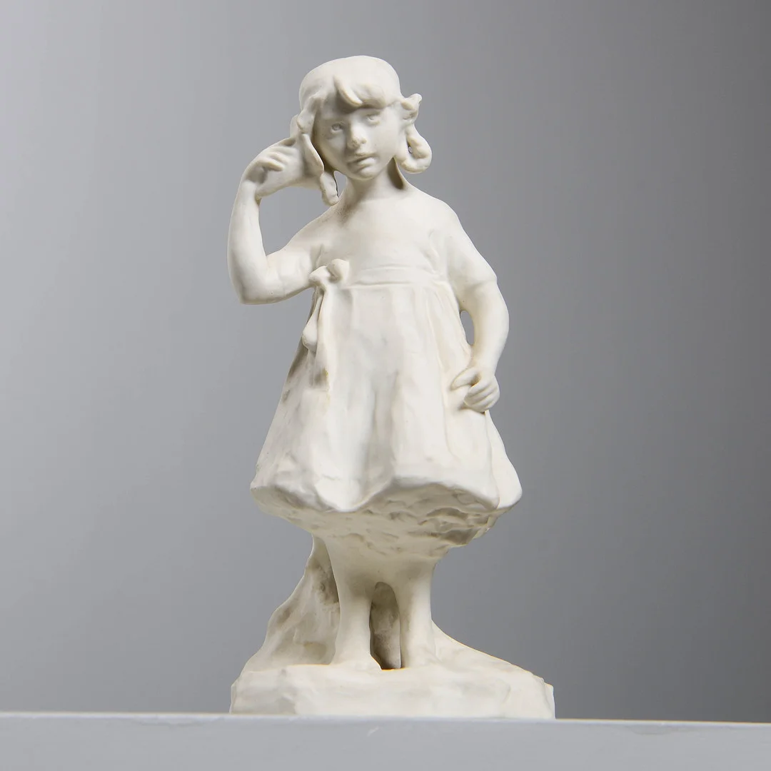 ALICE NORDIN. Figurin, Flicka med snäcka, parian, Gustavsberg, signerad. — European — Formstad Auktioner