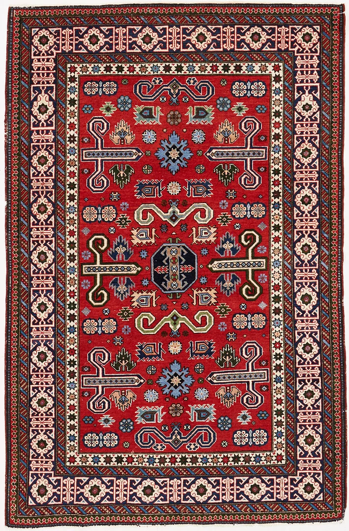 ORIENTMATTA, semiantik, röd fond. — Oriental Carpets & Textiles — Stockholms Auktionsverk Magasin 5