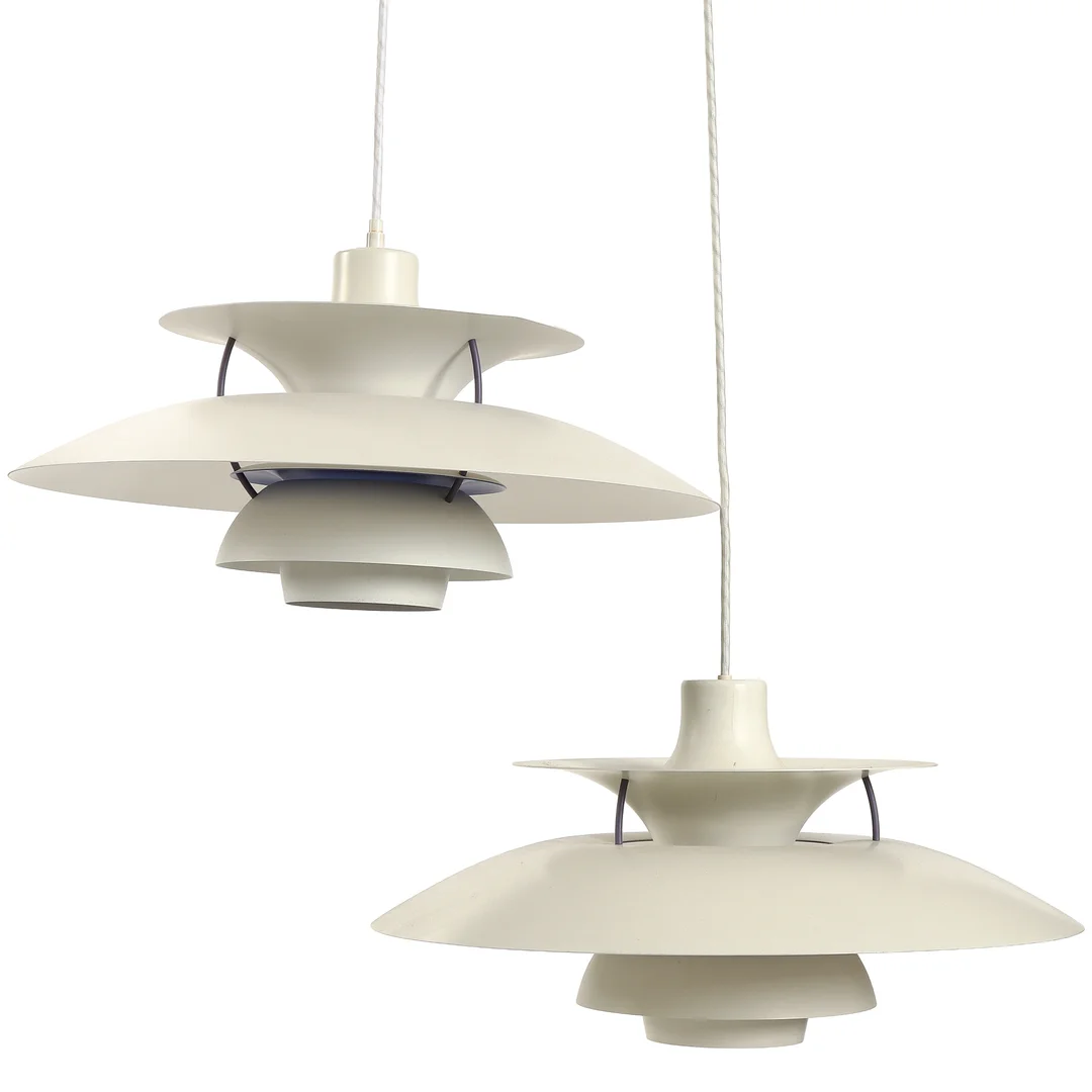 Poul Henningsen: A pair of PH5 commuters. (2) — Lamps and lighting/Pendant lights — Lauritz