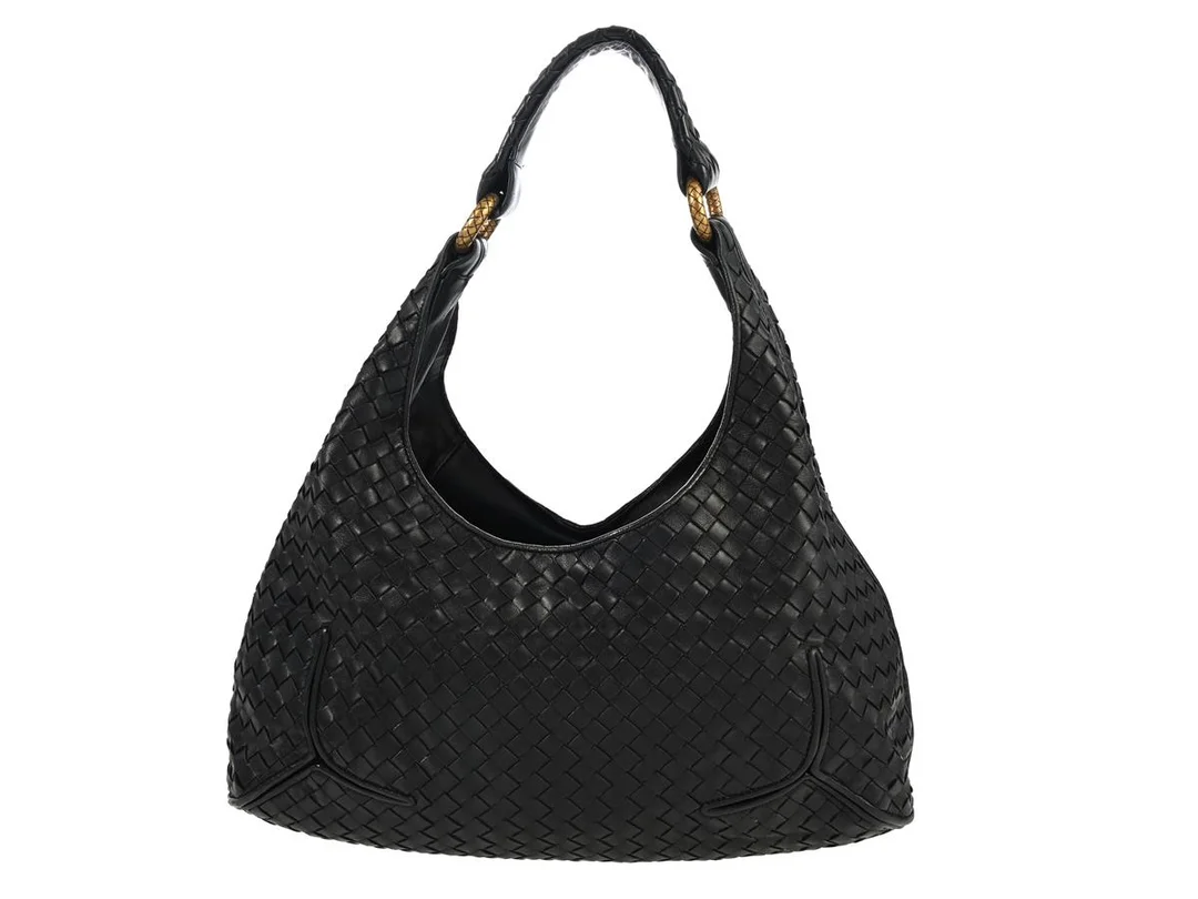 VÄSKA, BOTTEGA VENETA, New Ball Hobo, svart intrecciato läder, guldfärgade beslag, 37x21x8 cm, dustbag. — Accessoarer/Väskor — Kaplans