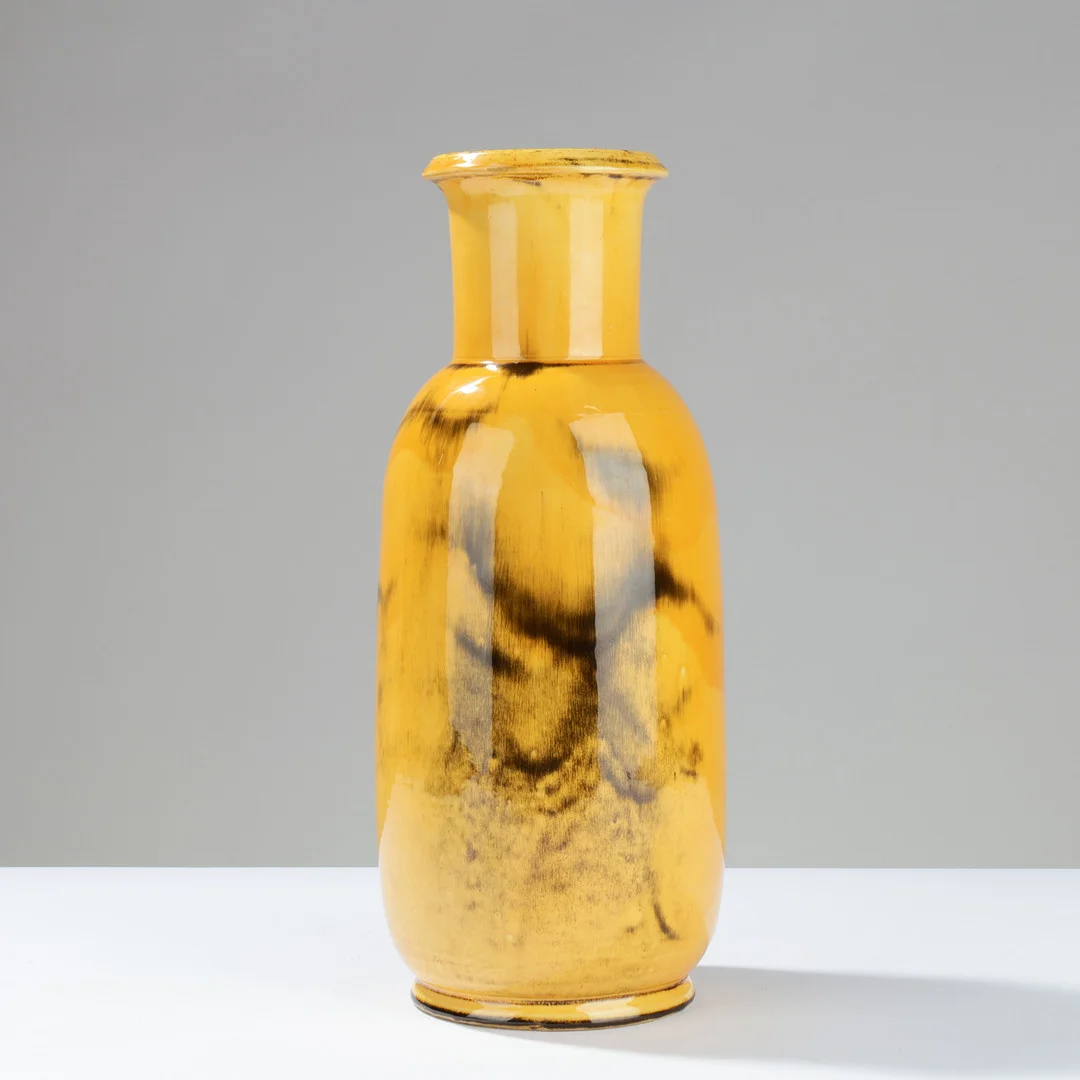 KÄHLER: Earthenware vase decorated with uranium yellow glaze, Herman A. Kähler factory in Næstved, Denmark, 1930s/40s. — European — Palsgaard Kunstauktioner