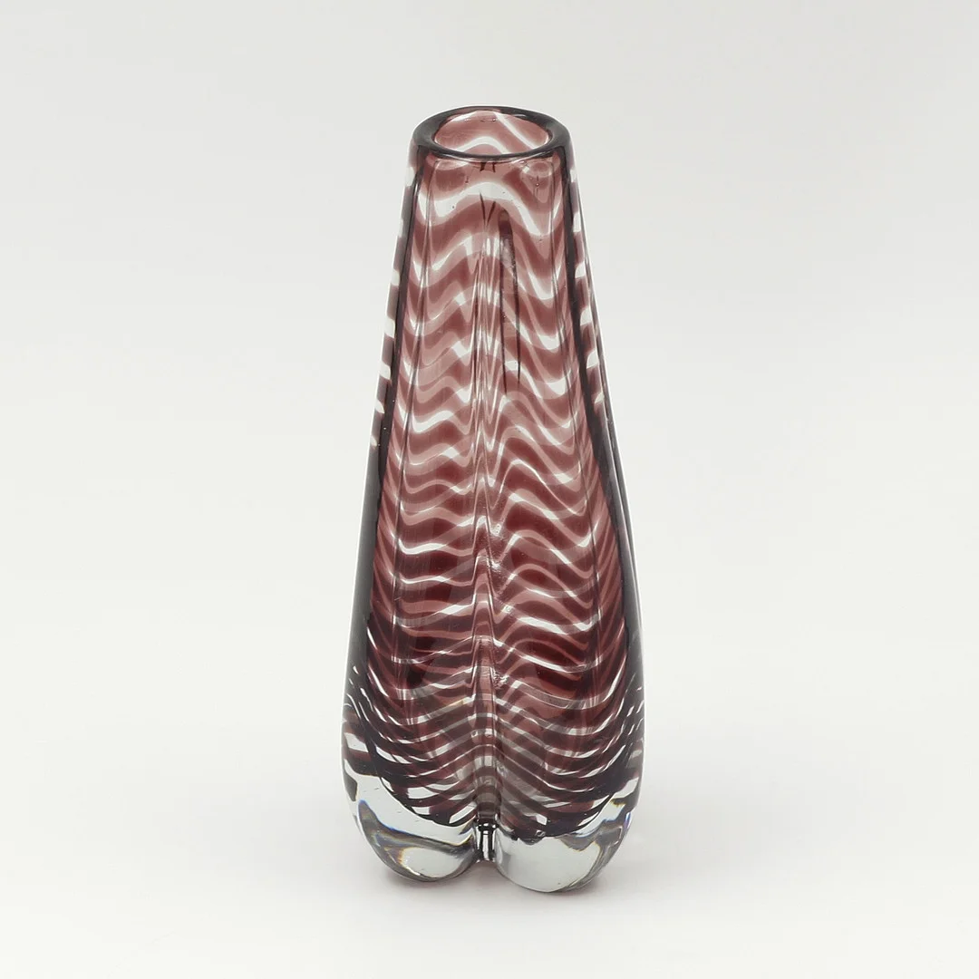VAS, KALMAR GLASBRUK. — Art glass — Auktionskammaren Sydost Kalmar