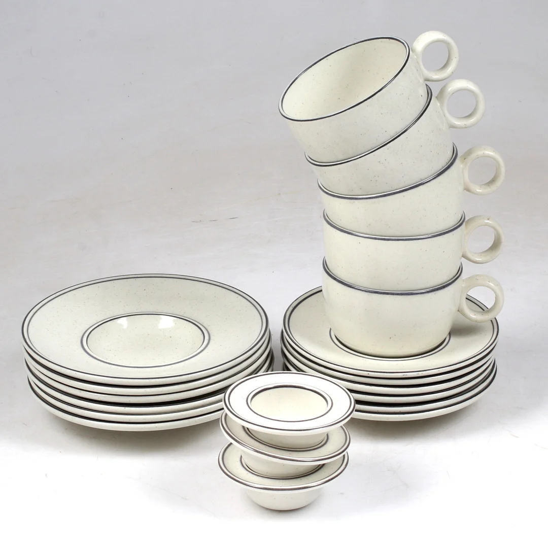 STIG LINDBERG. Servisdelar, 20 st, "Birka", porslin, Gustavsberg. — Tableware — Stadsauktion Sundsvall