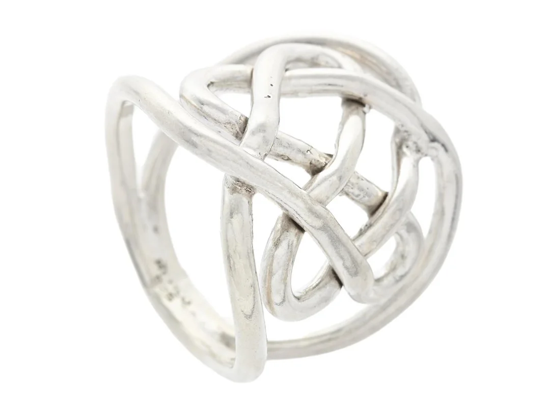 RING, sterlingsilver, arbetad, stl 18,75 mm, vikt ca 9,3 g. — Smycken/Ring — Kaplans