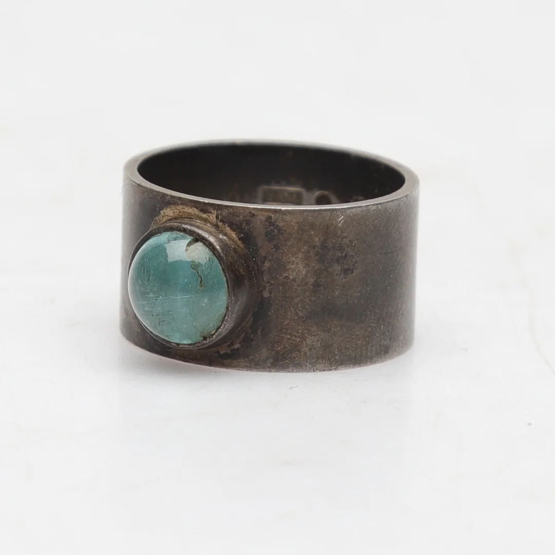 BENGT LILJEDAHL. Ring, Silver, med cabochonslipad sten, 1964. — Rings — Gomér & Andersson Norrköping