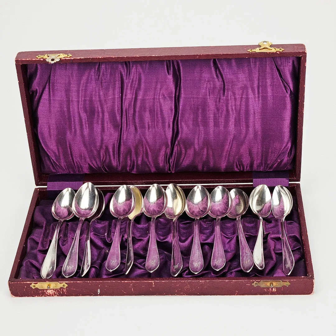 KAFFESKEDAR, 12 st, silver, 1935-1939, vikt ca. 156 gram. — Silver — Auktionshuset Thörner & Ek